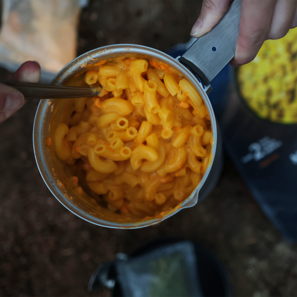 RightOnTrek bechamel style mac and cheese cooking in a pot